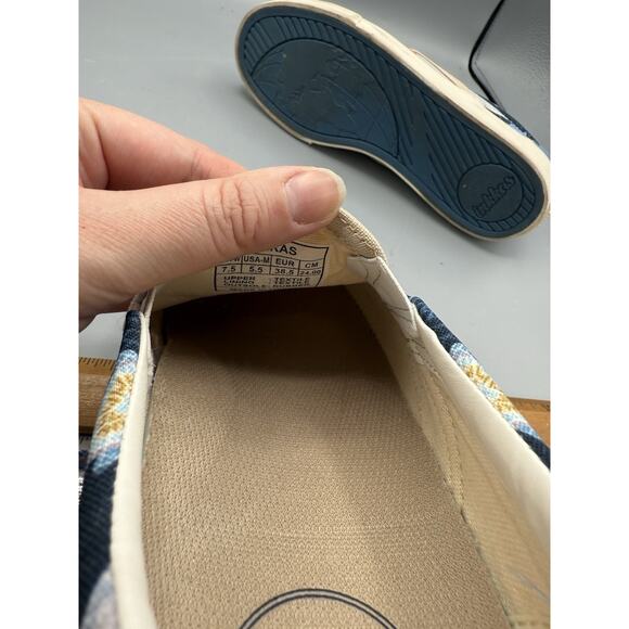 Inkkas Slip On Shoes Women’s 7.5 Shark Ocean Print Canvas Sneakers Blue - Picture 8 of 8